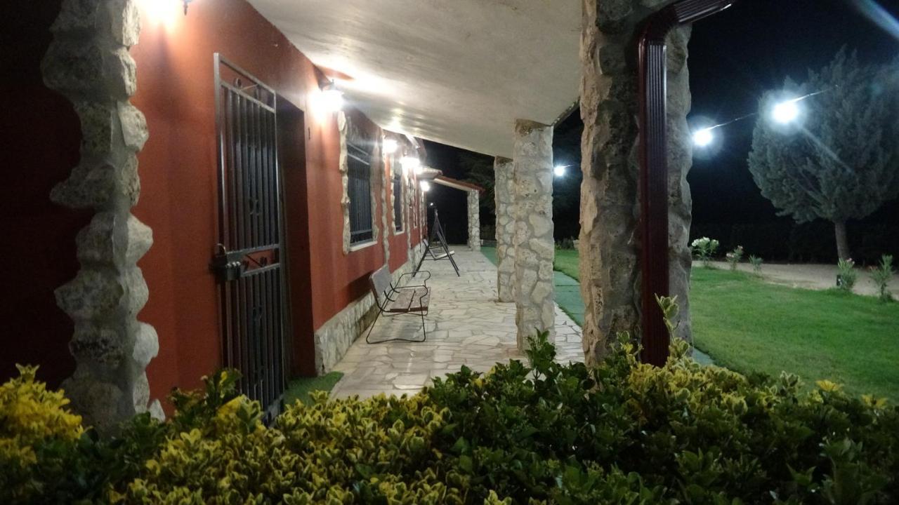 Finca Entrevinedos De Bodegas Marcos Peñafiel Exterior foto